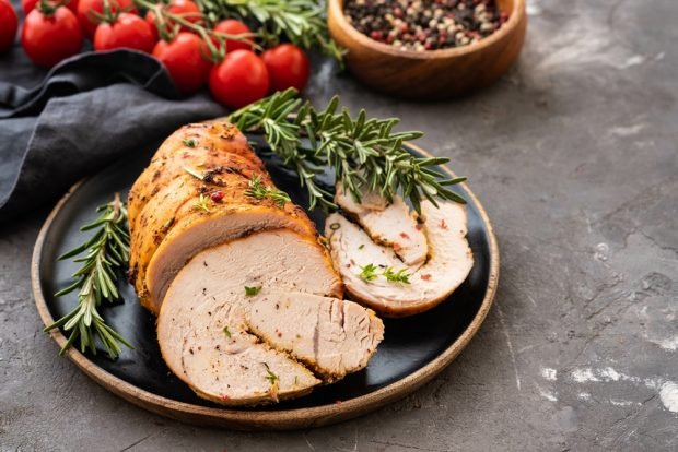 Turkey roll with herbs is a simple and delicious recipe, how to cook step by step