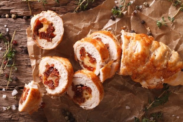 Chicken roll with dried tomatoes – a simple and delicious recipe, how to cook step by step