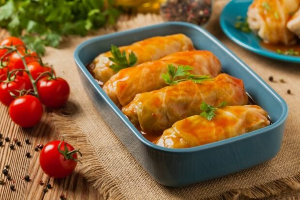 Dietary cabbage rolls with rice and mushrooms