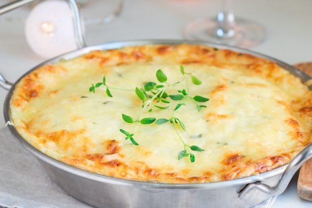 Potato casserole with three types of cheese 