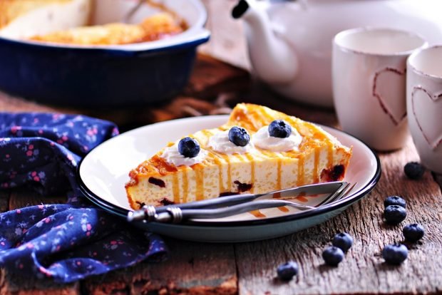 Cottage cheese casserole with couscous and cranberries 