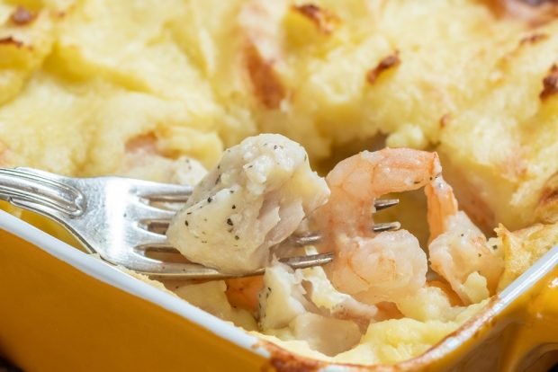 Potato casserole with fish and shrimp – a simple and delicious recipe, how to cook step by step