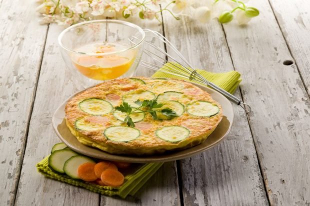 Omelet with zucchini and carrots in a slow cooker