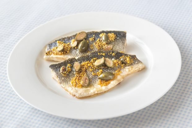 Baked perch with Dijon mustard is a simple and delicious recipe, how to cook step by step