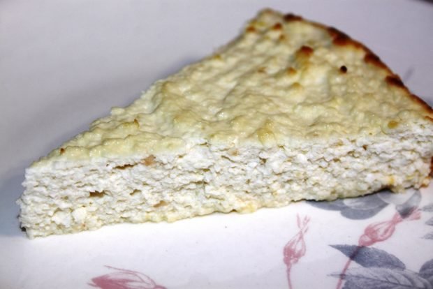 Dietary cottage cheese casserole with rice and onions