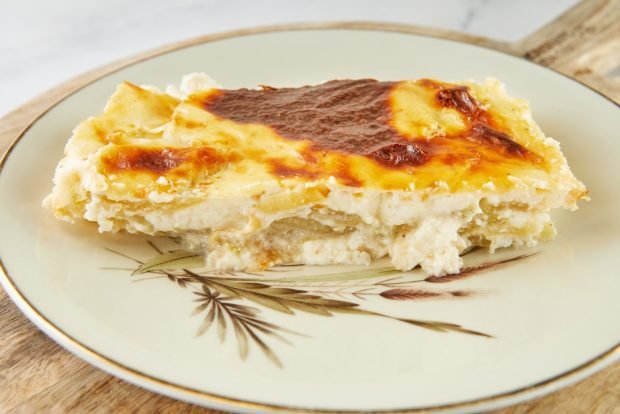 Cottage cheese casserole with celery