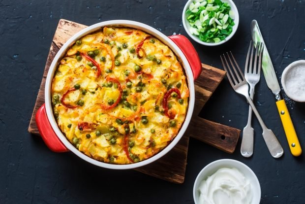 Potato casserole with vegetables and hot pepper