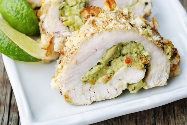 Turkey roll with avocado 