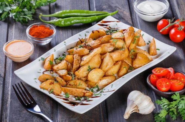 Rustic potatoes baked in a sleeve