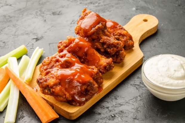 Chicken wings baked in crispy breading