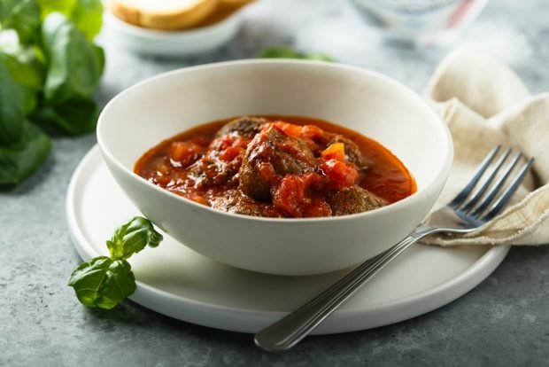 Meatballs in spicy tomato gravy