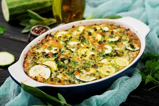 Zucchini casserole with eggs and herbs