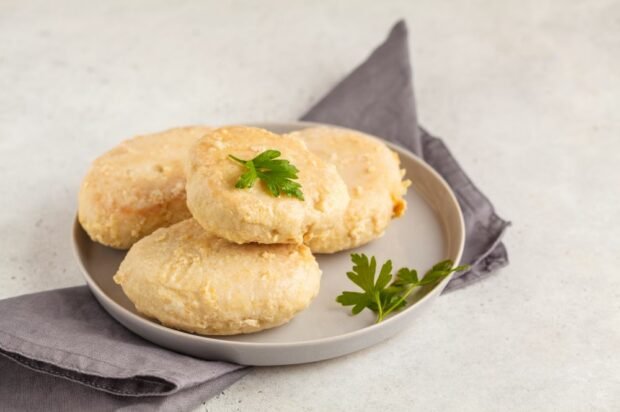 Steamed chicken cutlets