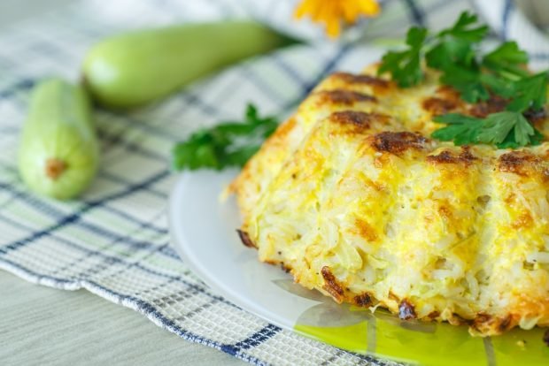 Rice casserole with zucchini 