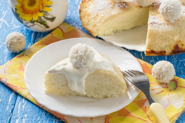 Cottage cheese casserole with coconut chips