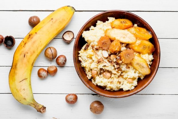 Millet porridge with banana and nuts