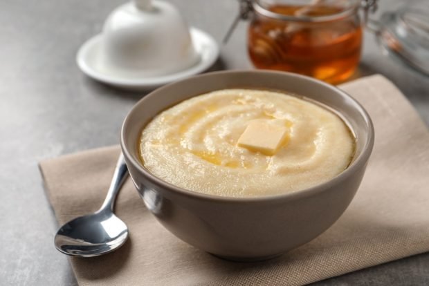 Semolina porridge with honey is a simple and delicious recipe how to cook step by step