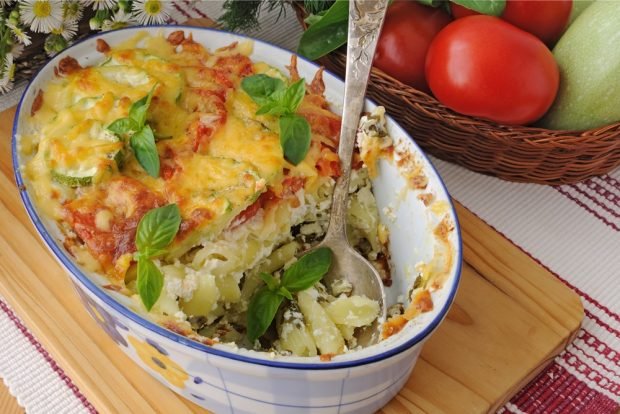 Zucchini casserole with pasta 