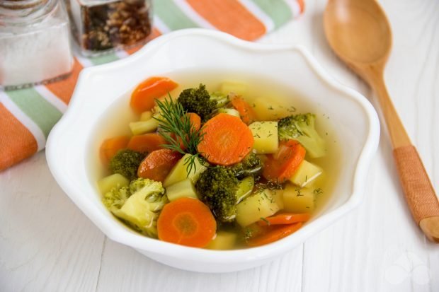 Vegetable soup with broccoli and carrots – a simple and delicious recipe with photos (step by step)