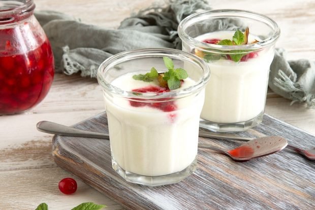 Semolina porridge in glasses in the refrigerator