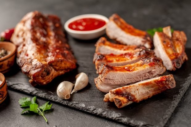 Pork ribs in an Afghan cauldron