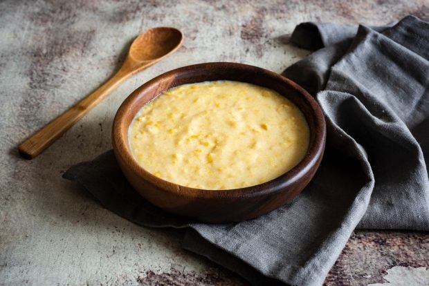 Sweet corn porridge with milk 