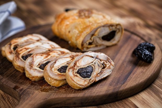 Chicken roll with prunes in foil