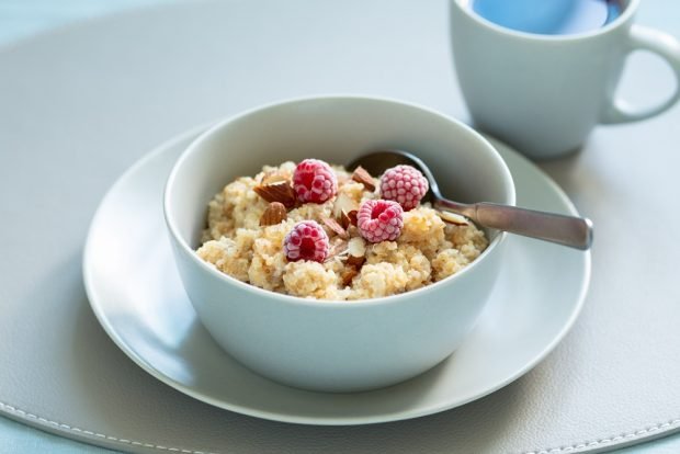 Barley porridge with honey and berries