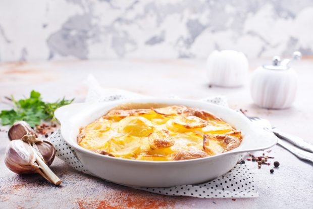 Potato casserole with mushrooms and onions 