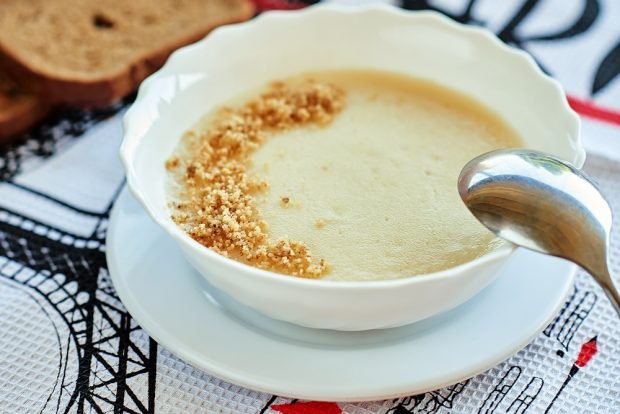 Semolina porridge with nuts 