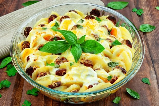 Potato casserole with sausages 