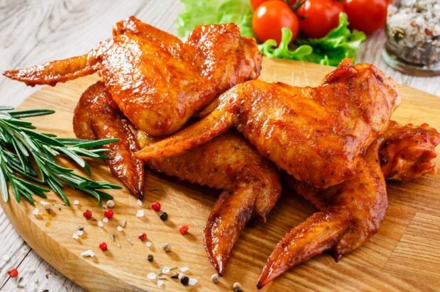 Chicken wings baked in orange glaze 