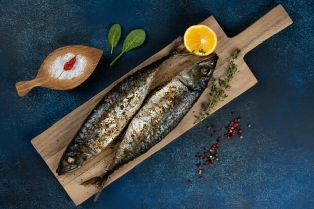 Baked mackerel in the oven is a simple and delicious recipe, how to cook step by step