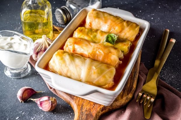 Cabbage rolls in a slow cooker