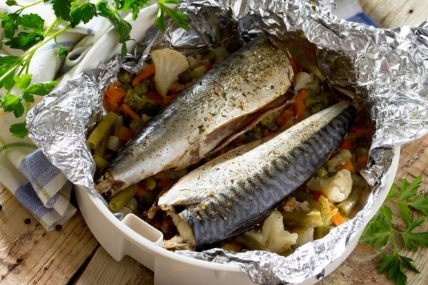 Mackerel with vegetable mix in the oven 