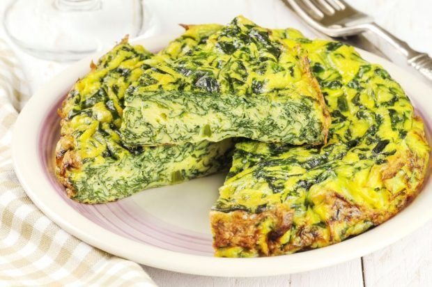 Omelet with spinach and herbs in a slow cooker