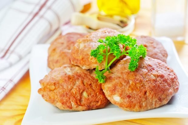 Juicy minced chicken cutlets with cheese 