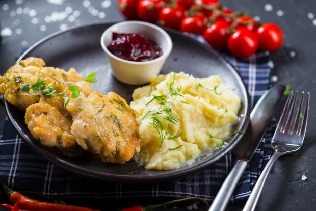 Chicken cutlets with mushrooms