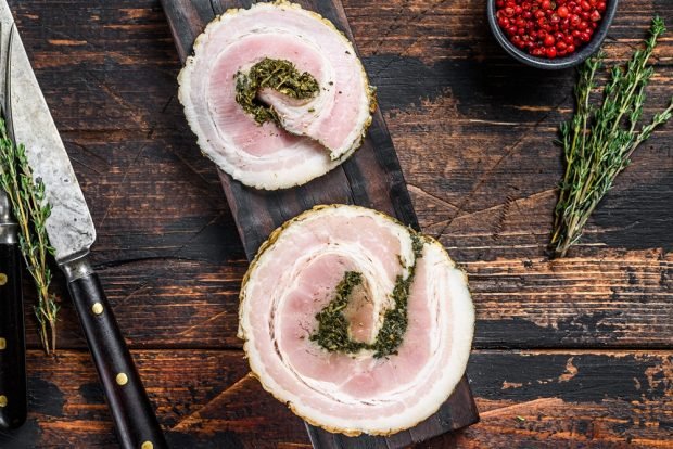 Pork roll with spinach and herbs is a simple and delicious recipe, how to cook step by step