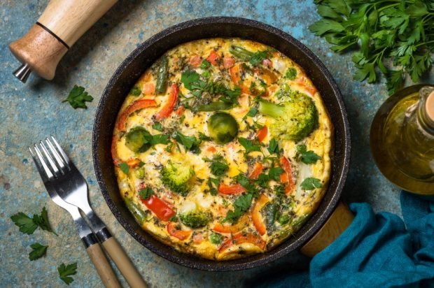 Omelet with frozen vegetables in a slow cooker – a simple and delicious recipe, how to cook step by step