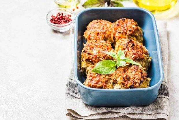 Chicken cutlets with vegetables in the oven