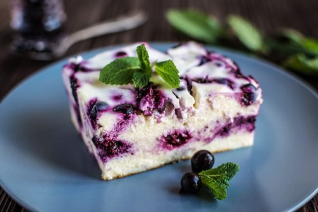 Cottage cheese casserole with blueberries