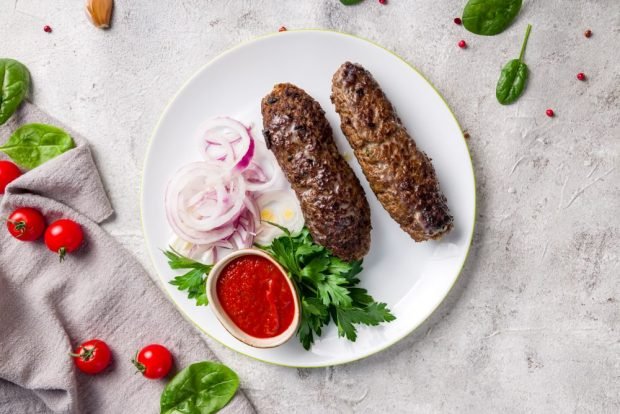 Lula kebab in a frying pan is a simple and delicious recipe, how to cook step by step