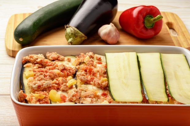 Casserole of zucchini and eggplant with minced meat