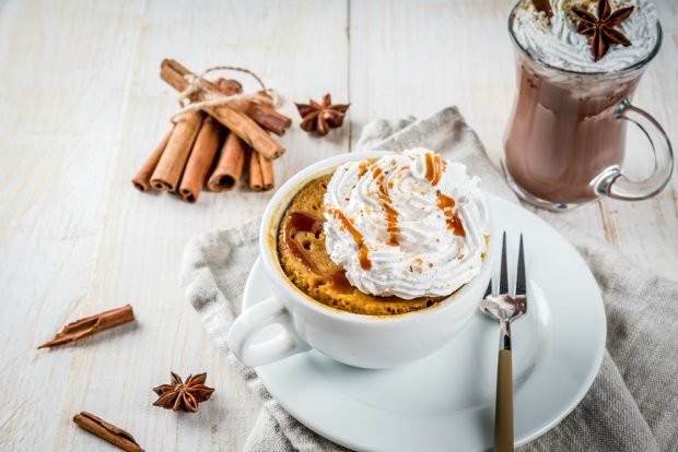 Cottage cheese casserole with pumpkin and cinnamon