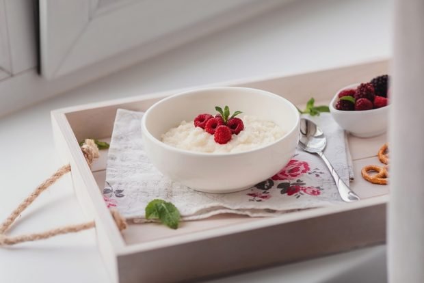 Rice porridge with coconut milk 