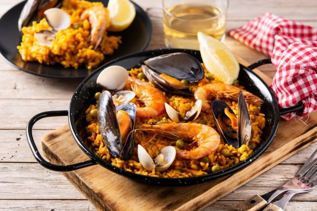 Classic Spanish paella with seafood