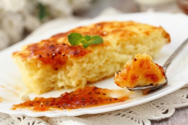 Cottage cheese casserole with corn flour