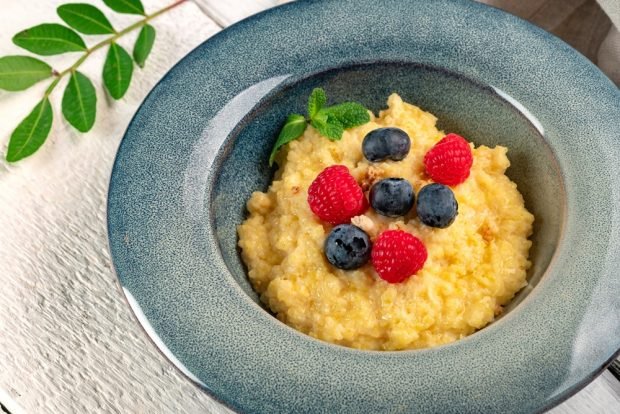 Millet porridge with sour cream