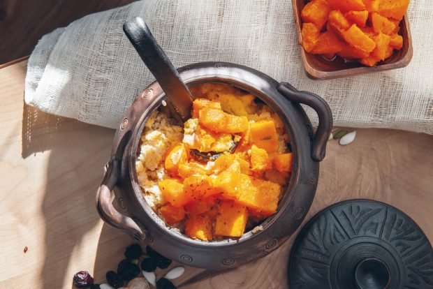 Millet porridge with pumpkin in pots